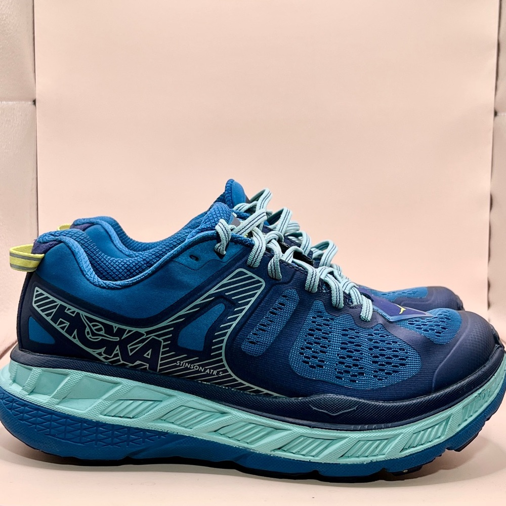 hoka one one running shoes